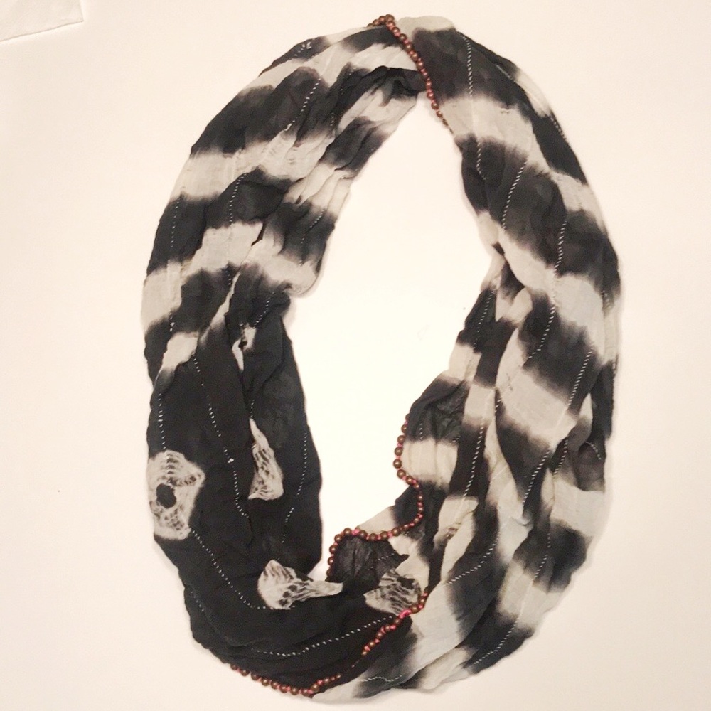 Madewell 1937 scarf black white tie dye beaded